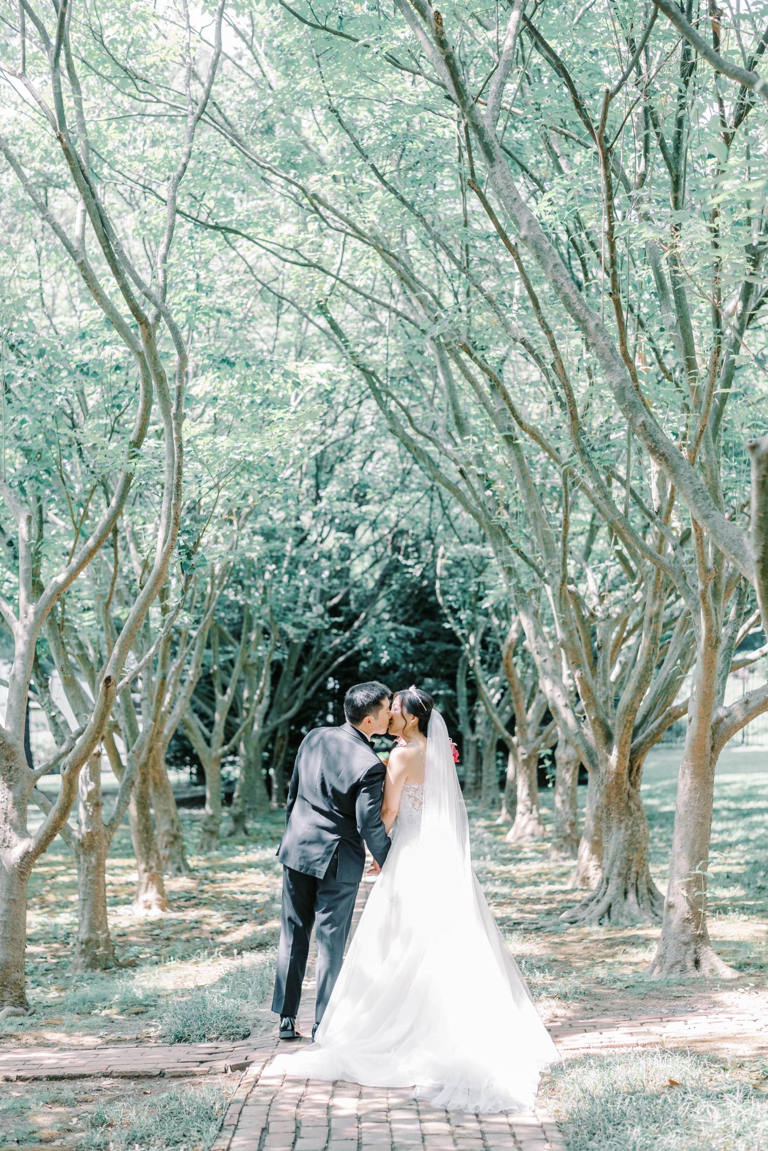 Romantic Garden Wedding at Appleford Estate | Philadelphia Wedding Photographer