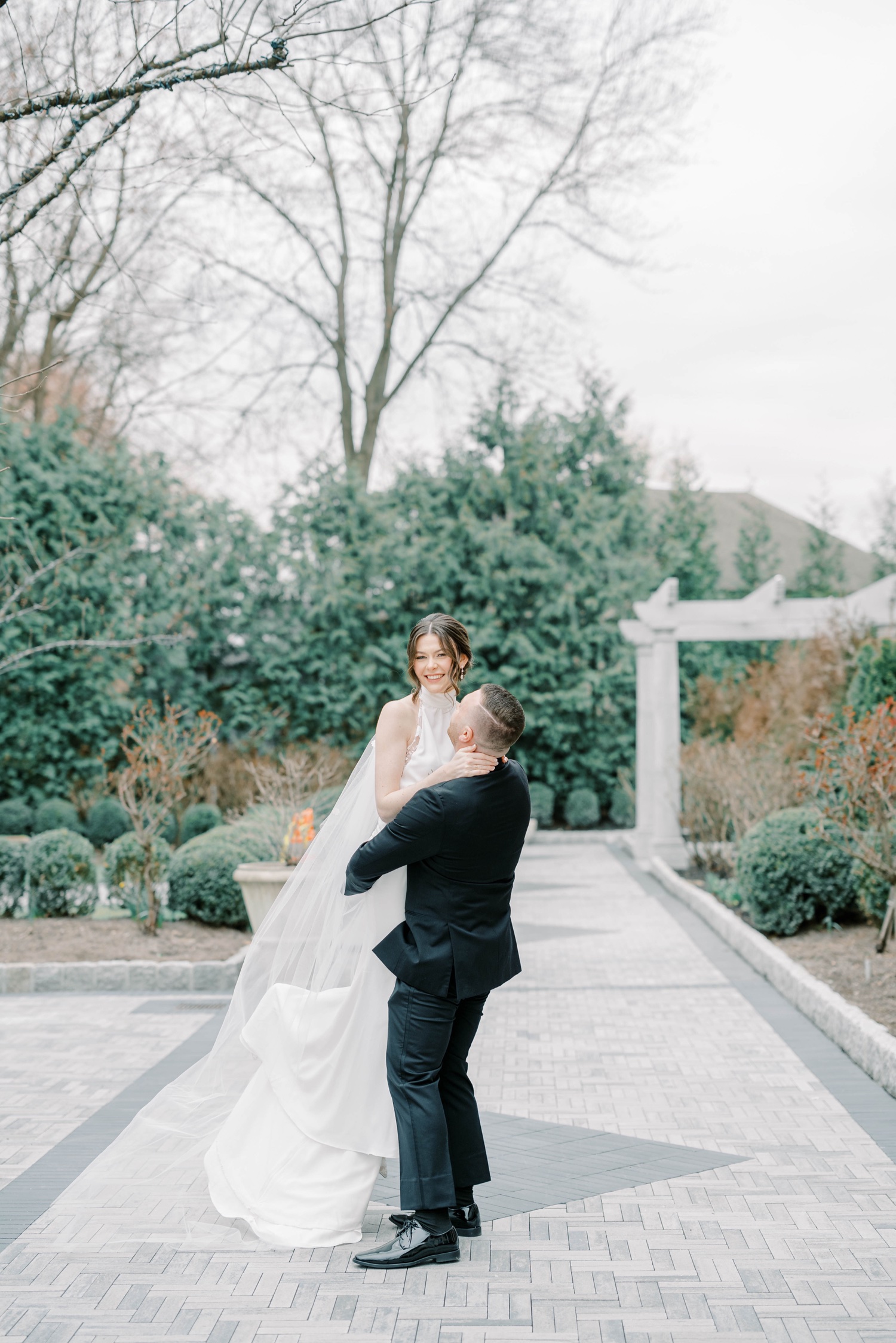 Spring Wedding Portraits at The Estate at Florentine Gardens