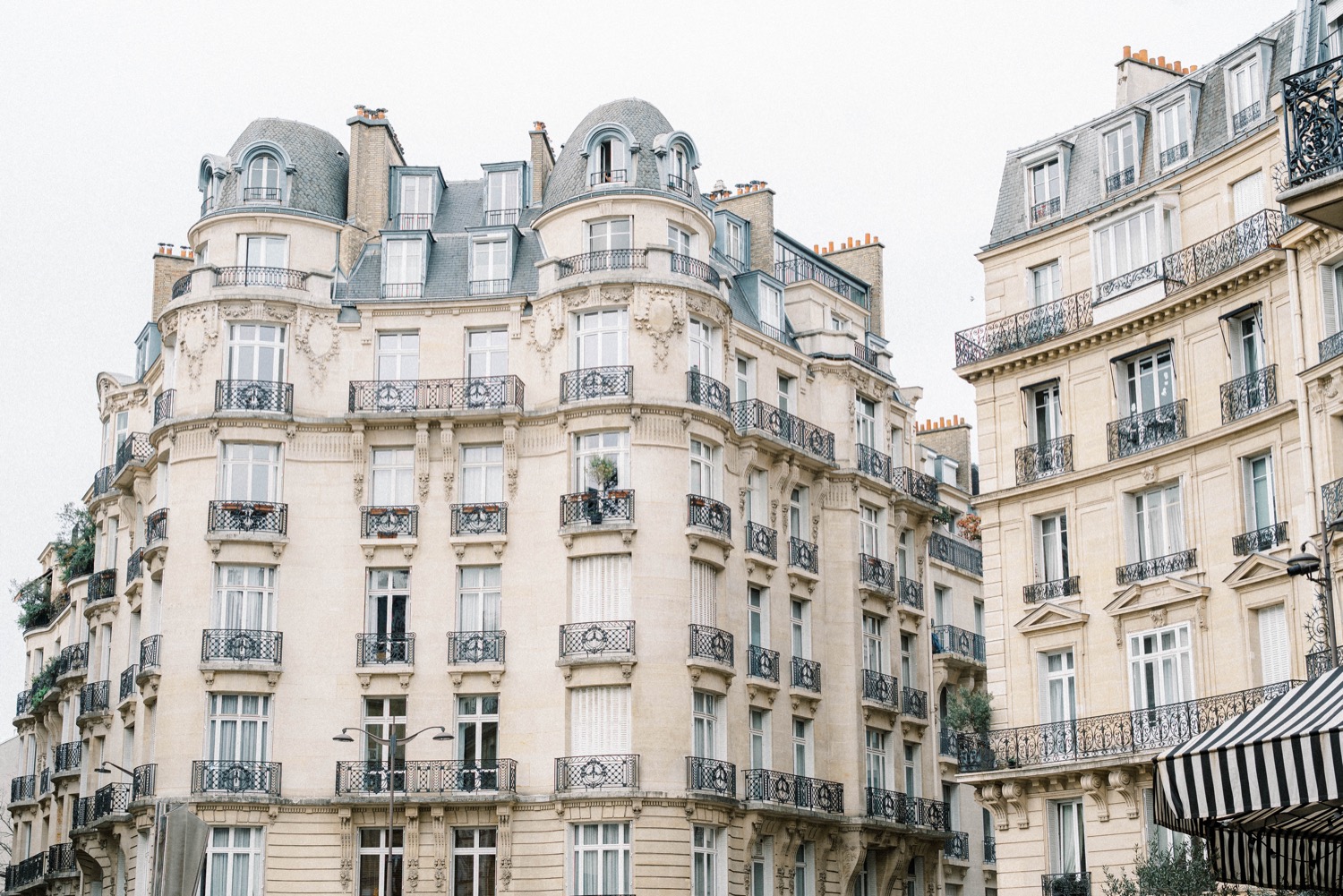 Editorial Destination Paris Engagement Photos