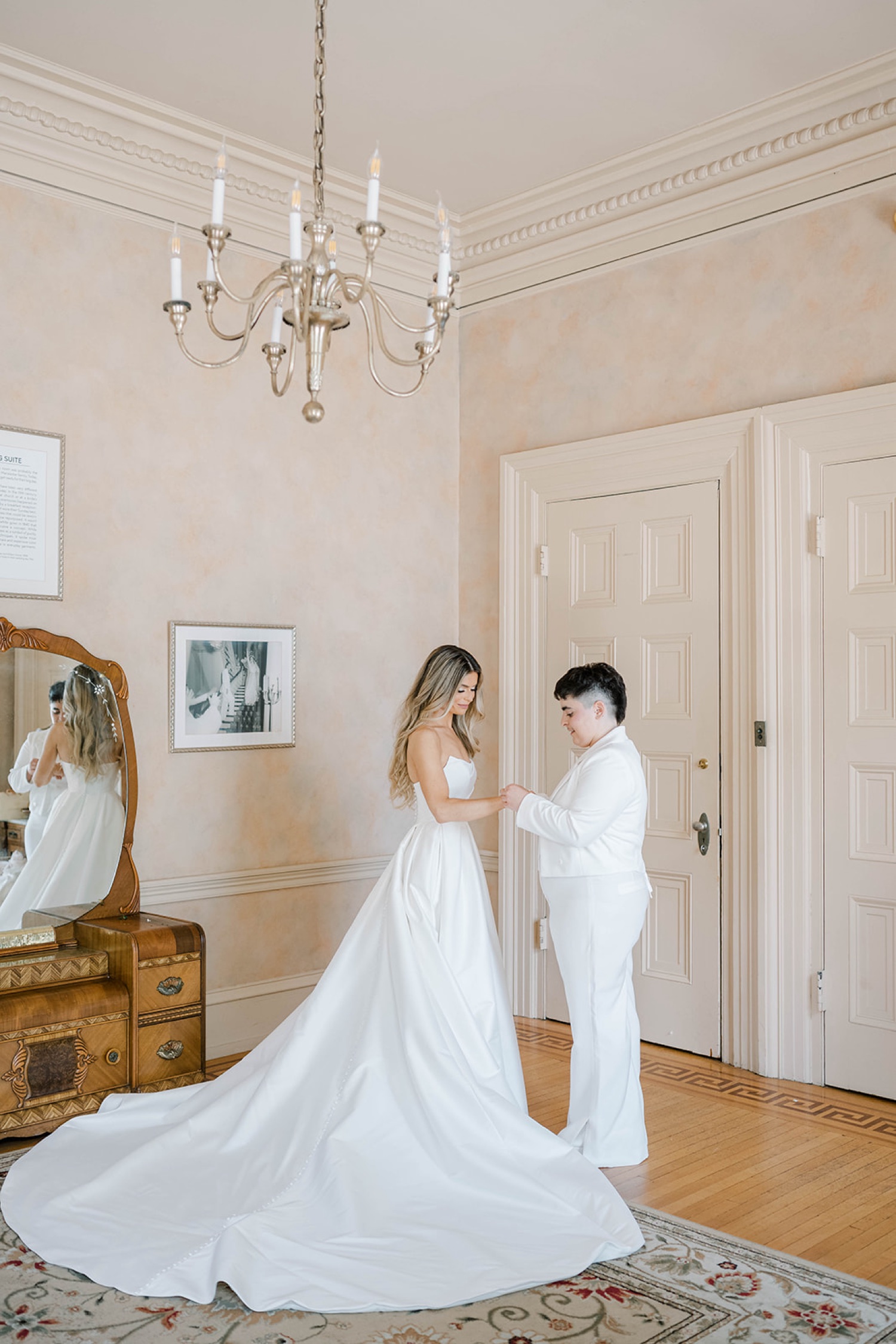 Bride Getting Ready at Glen Foerd Mansion