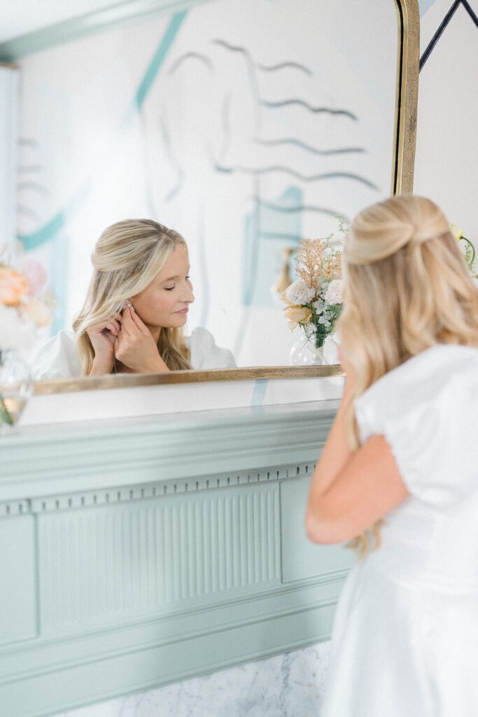 Bride Getting Ready in Center City Philadelphia
