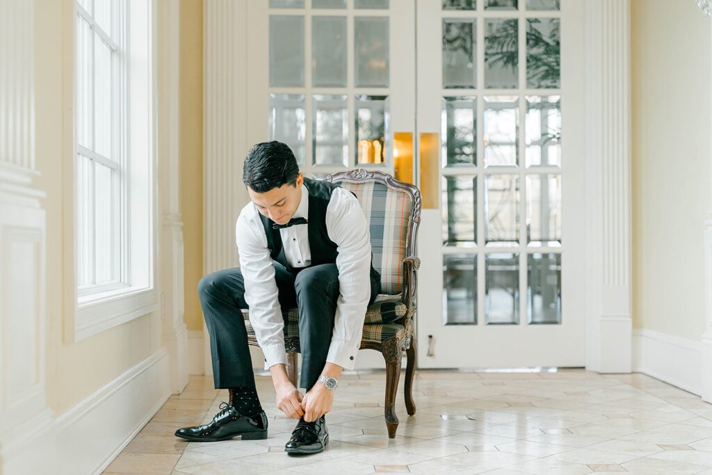 Classic black and white Ashford Estate wedding details