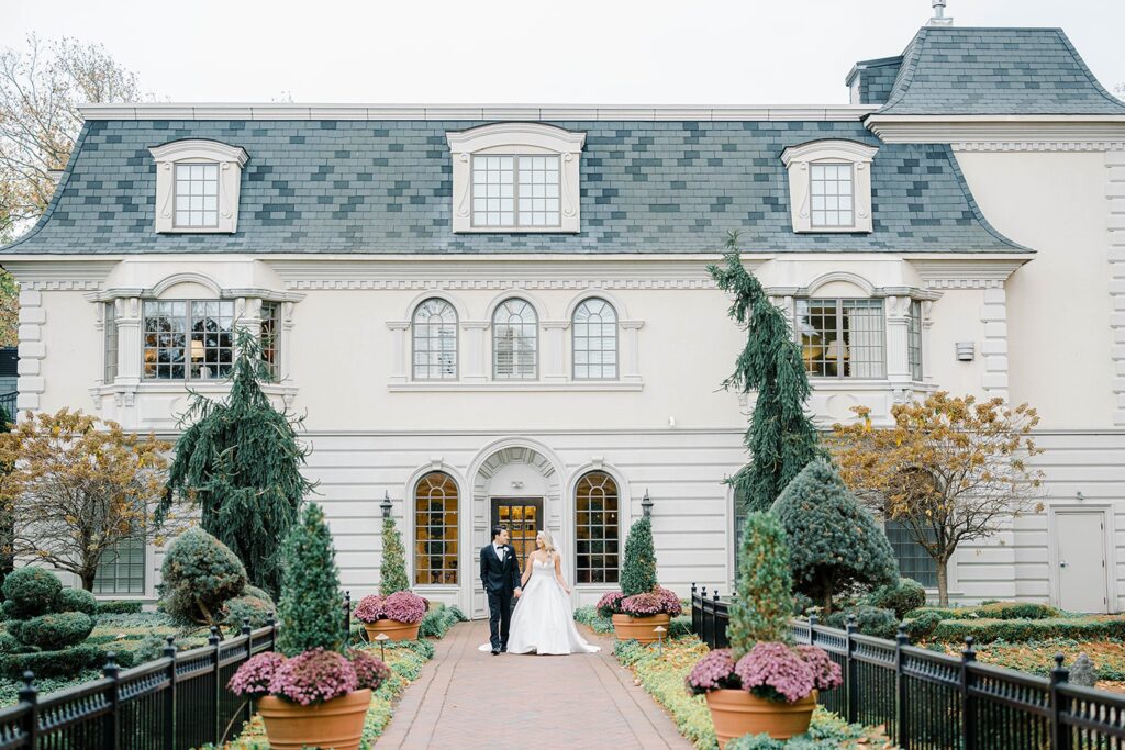 Ashford Estate outdoor fall wedding photos