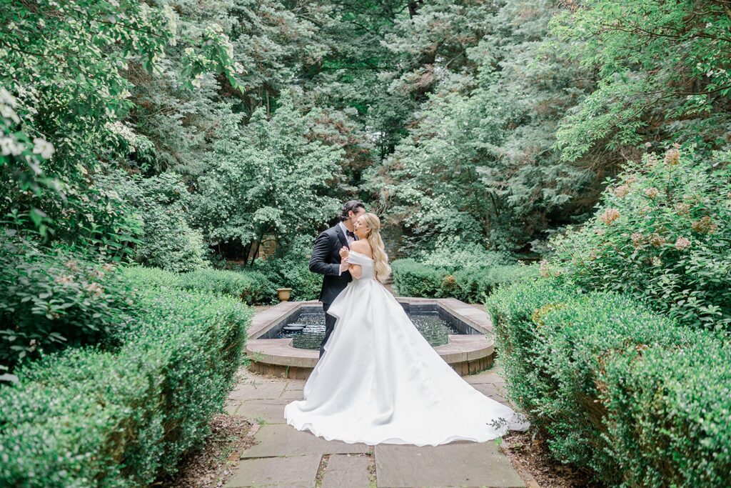 Wedding Portraits in the Gardens at Parque Ridley Creek