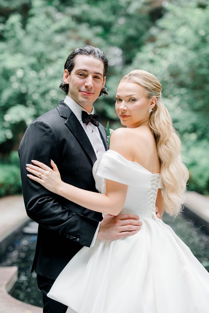 Wedding Portraits in the Gardens at Parque Ridley Creek