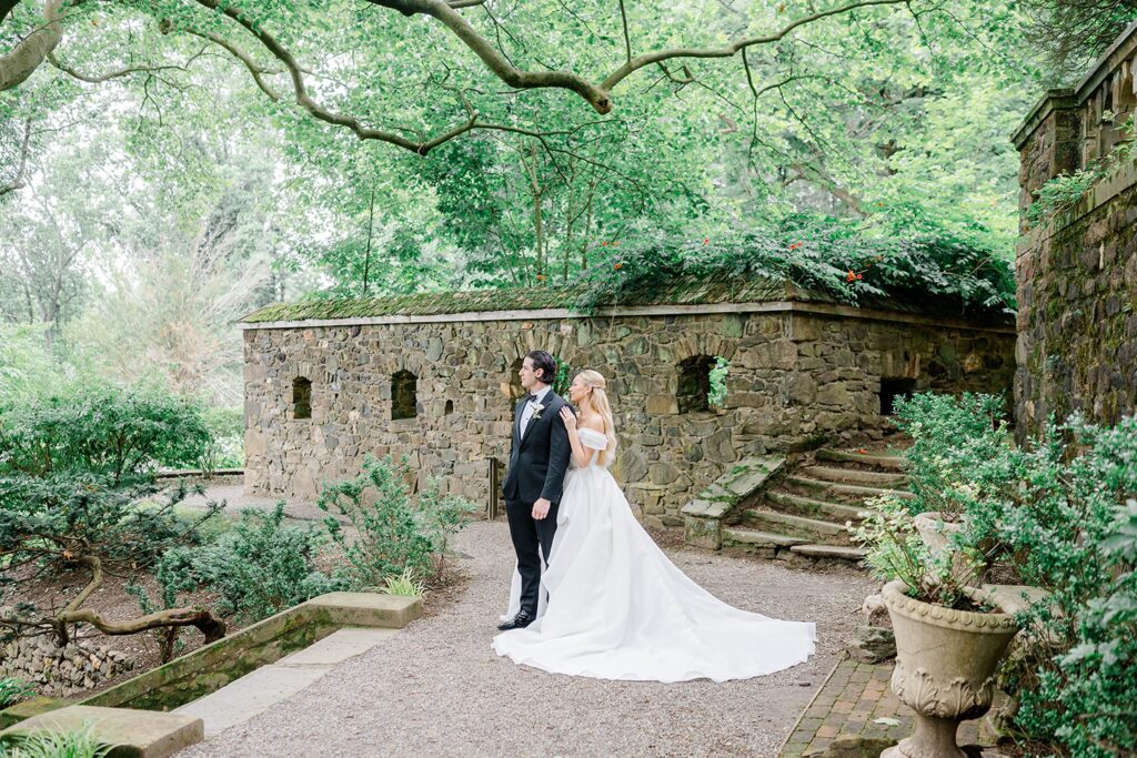 Wedding Portraits in the Gardens at Parque Ridley Creek