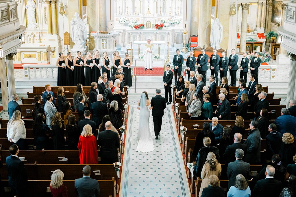 A Philadelphia Catholic Wedding Ceremony in Old City 