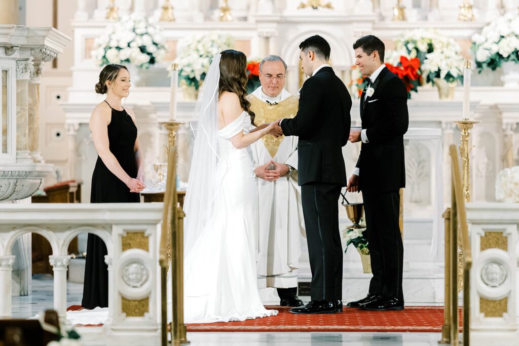 A Philadelphia Catholic Wedding Ceremony in Old City 