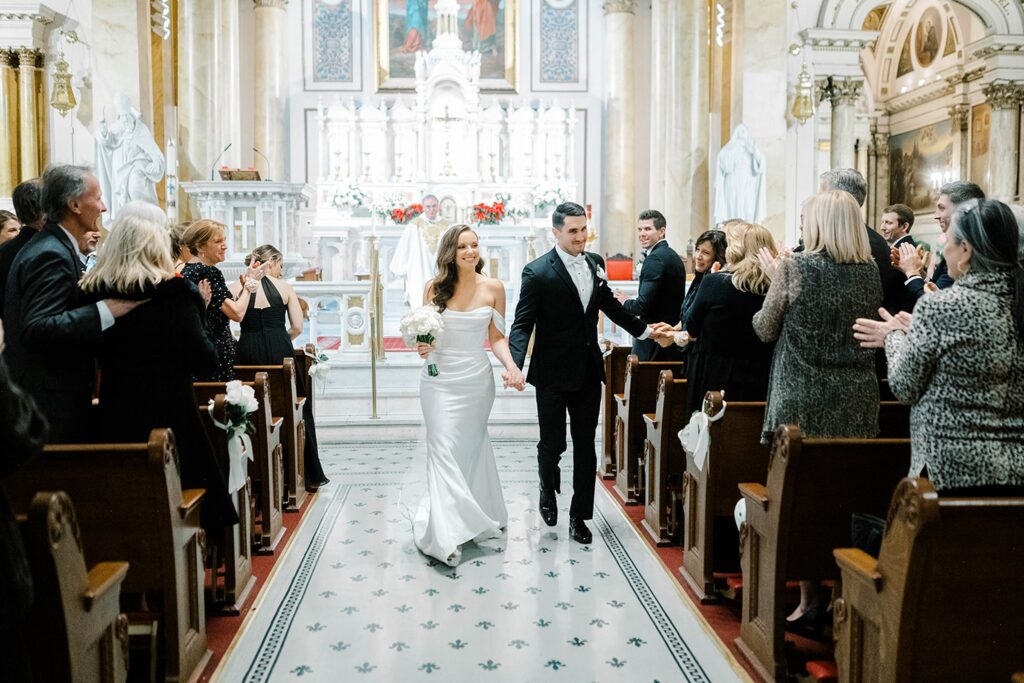 A Philadelphia Catholic Wedding Ceremony in Old City 