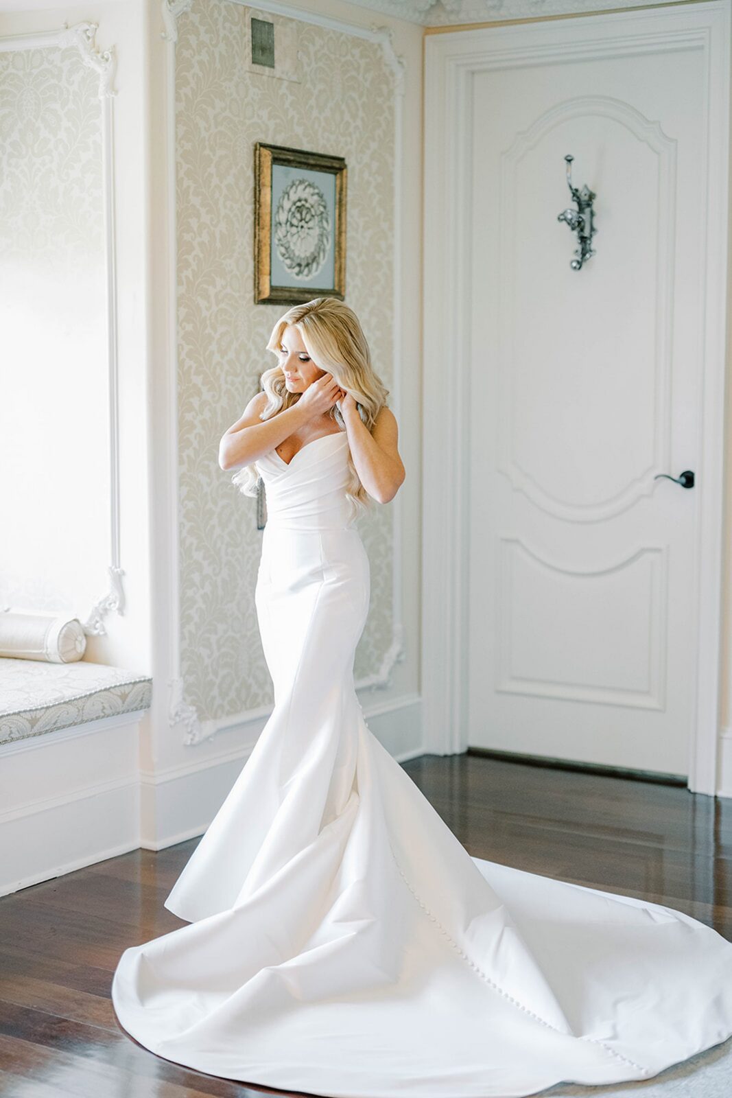Lauren getting ready for her Ashford Estate wedding in Allentown New Jersey
